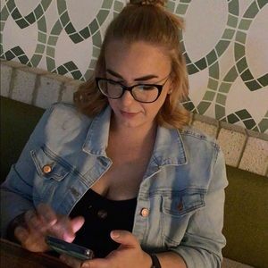 Meet your Posher, Alicia